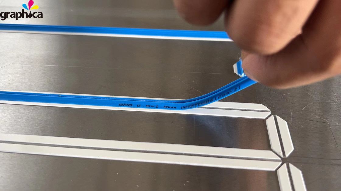 Bestseller Blauwe Outbox Grafische Plastic Die Cutting Creasing Matrix voor drukmaterialen