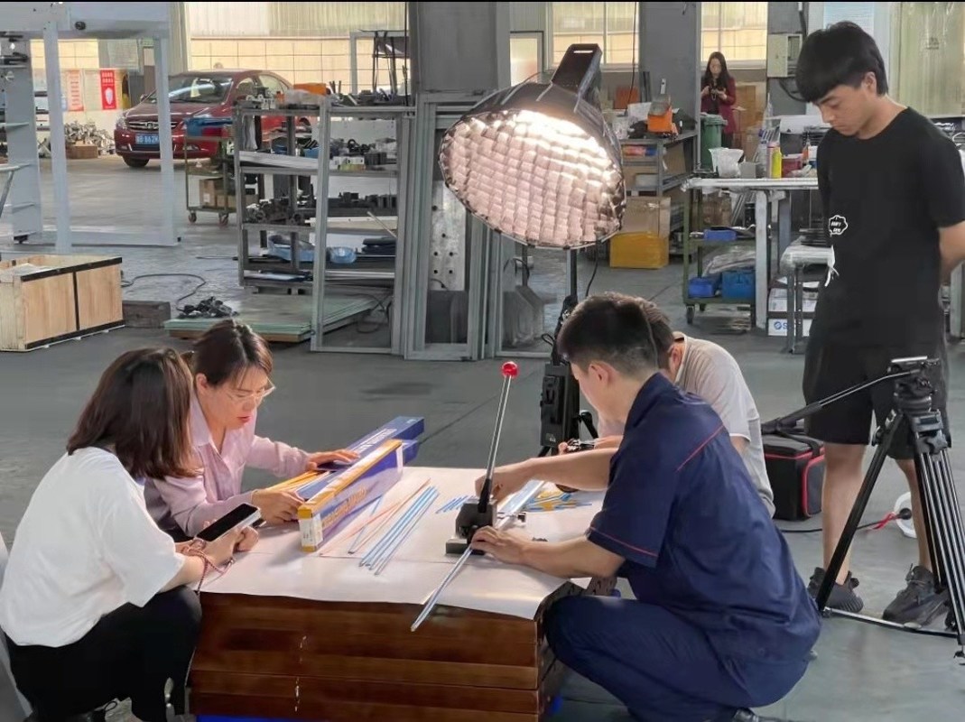 36 stuks gieten Super March handmatige stalen regel buigmachine competitieve diensten voor 1,42 mm maximale regel dikte