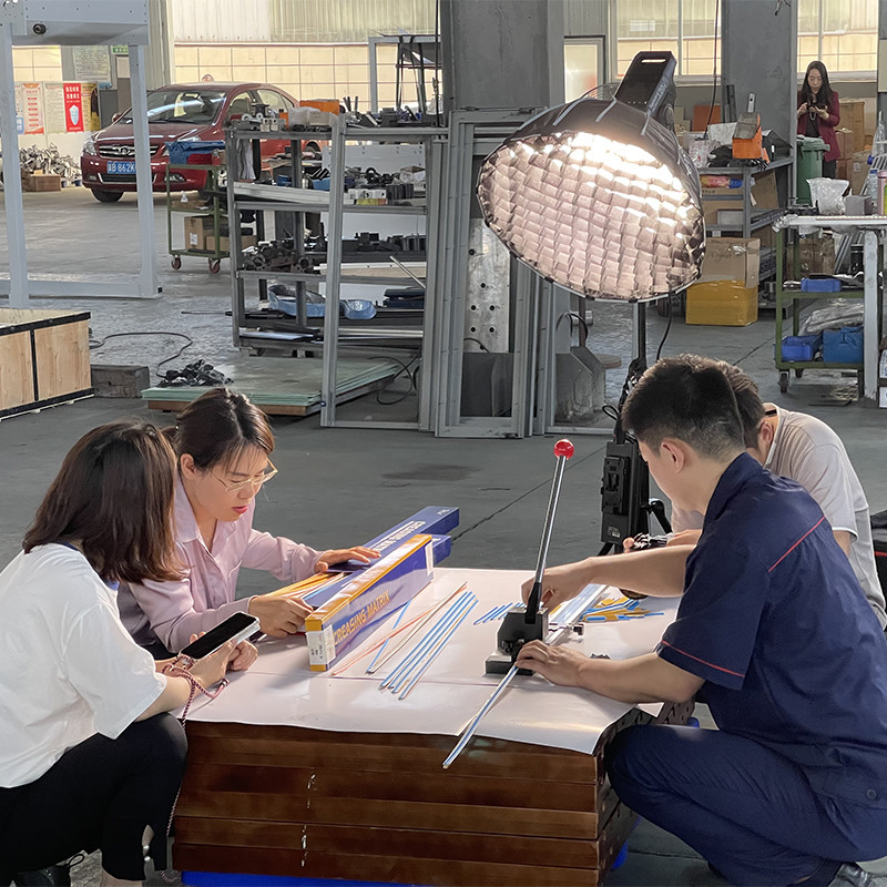 Witte PVC creasing matrix met geïmporteerde vingerband en lijm voor grafische Beijing 2021